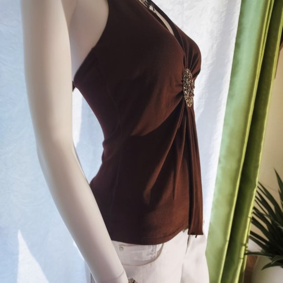 Beautiful Chestnut Brown Halter Top with Medallion: Rayon: Size M - Picture 3 of 10